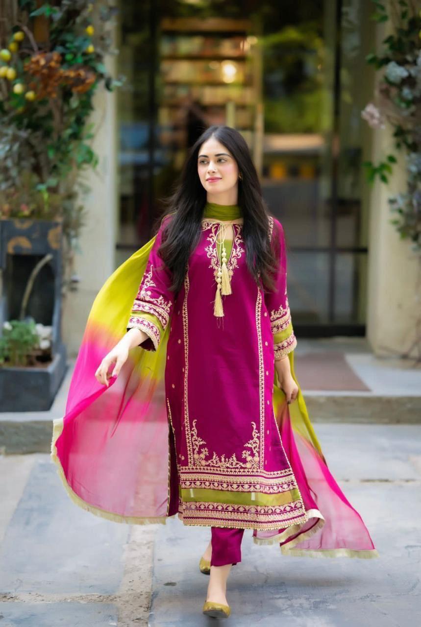 SALE OFFER OMAL BY SO KOMAL Lawn 3PC Embroidered ( Unstitched )