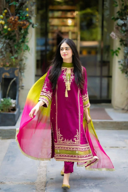 SALE OFFER OMAL BY SO KOMAL Lawn 3PC Embroidered ( Unstitched )